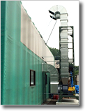 検品場所に局所排気装置を設置 (2014年5月)